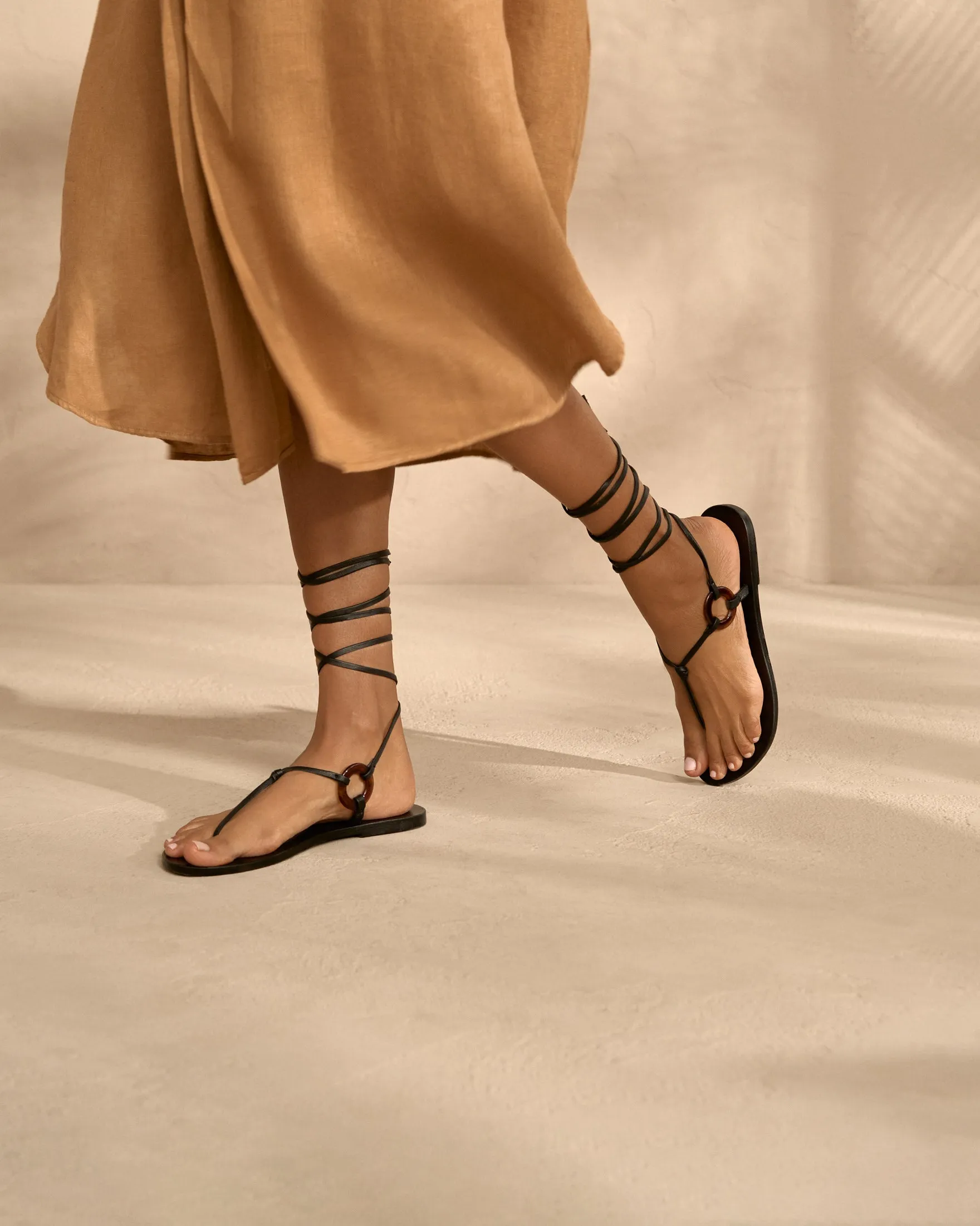 Be Leather And Resin Ring Sandals - L85Y0 - Alex Rivière Studio x Manebí Black